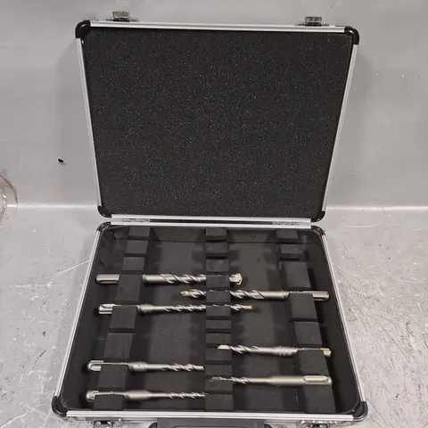 BOSCH DRILL BIT SET & CARRY CASE