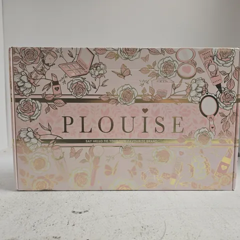 P.LOUISE MYSTERY COSMETIC GIFT SET