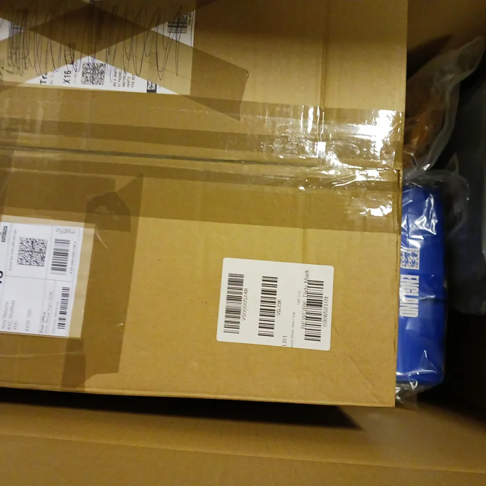 BOX OF APPROX 5 ASSORTED ITEMS TO INCLUDE - ENGLAND MERCHANDISE , LEGO MARVEL SPIDERMAN , JOULES OUTWIT THE WEATHER ETC