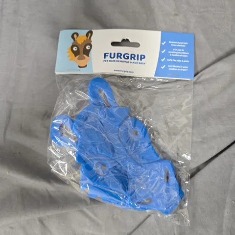 APPROXIMATELY 120 FURGRIP LAUNDRY PET HAIR REMOVERS - HORSE
