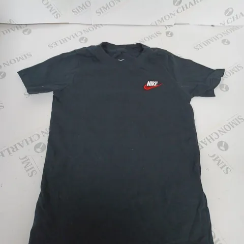 NIKE LOGO CASUAL T-SHIRT SIZE XS