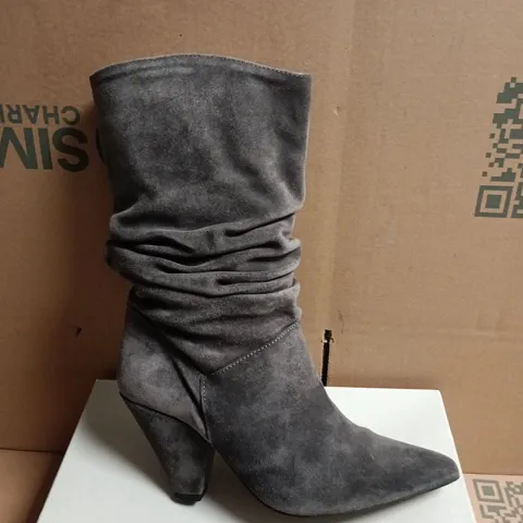 BOXED PAIR OF CARVELA KURT GEIGER SUEDE ANKLE BOOTS - SIZE 37