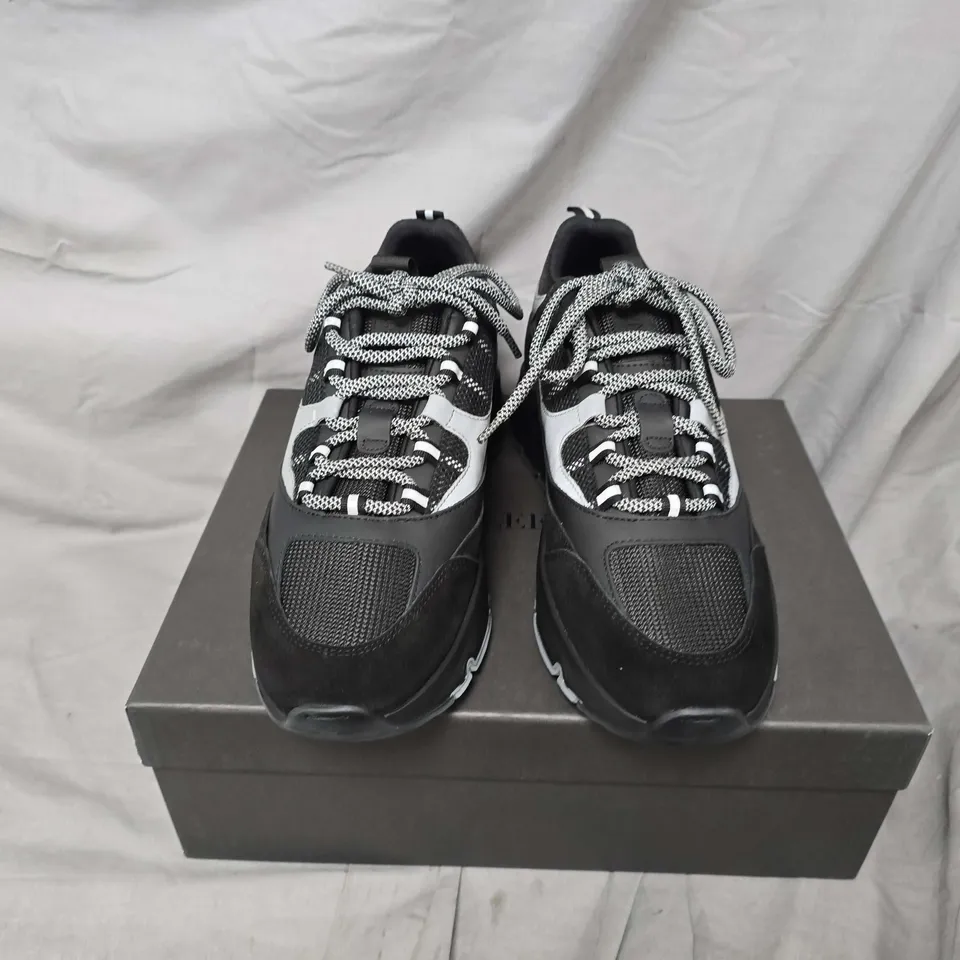 BOXED PAIR OF CLEENS AERO RUNNERS IN STEEL - UK 10