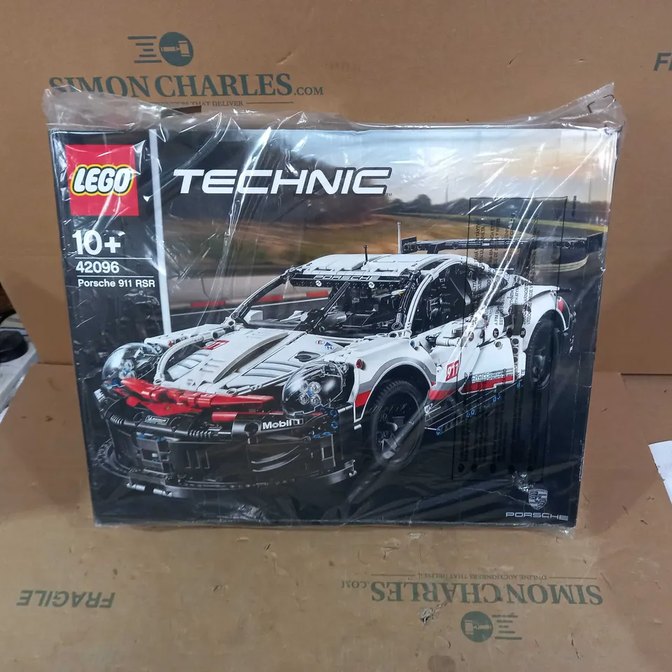 LEGO TECHNIC PORSCHE 911 RSR - SET 42096 RRP £139.99
