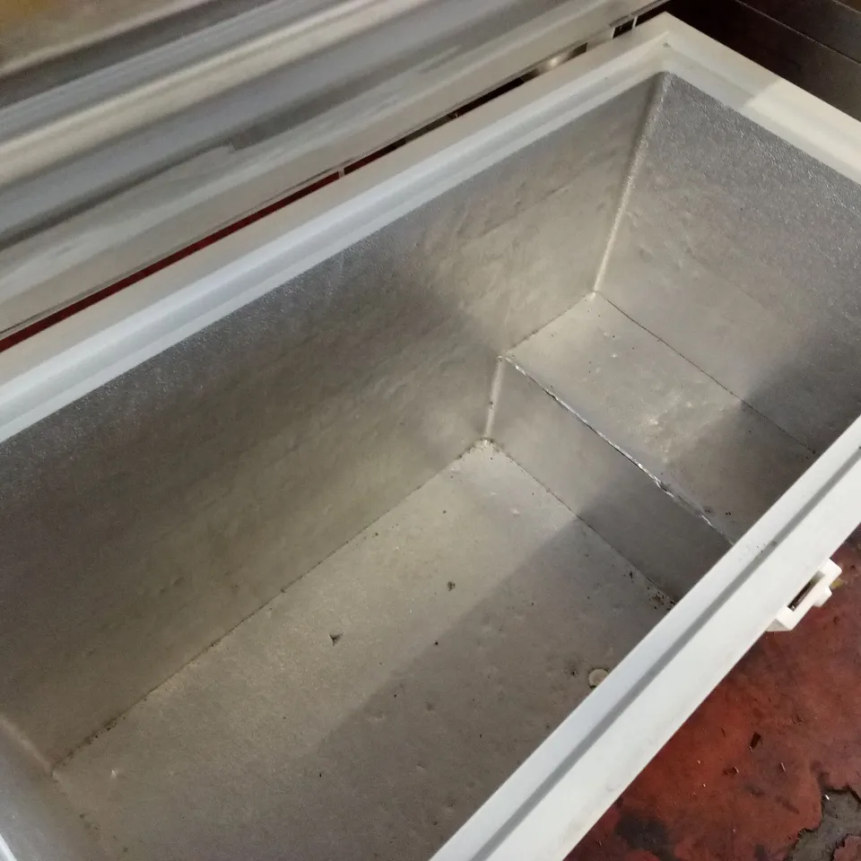 GRAM CF410S CHEST FREEZER WITH STEEL TOP