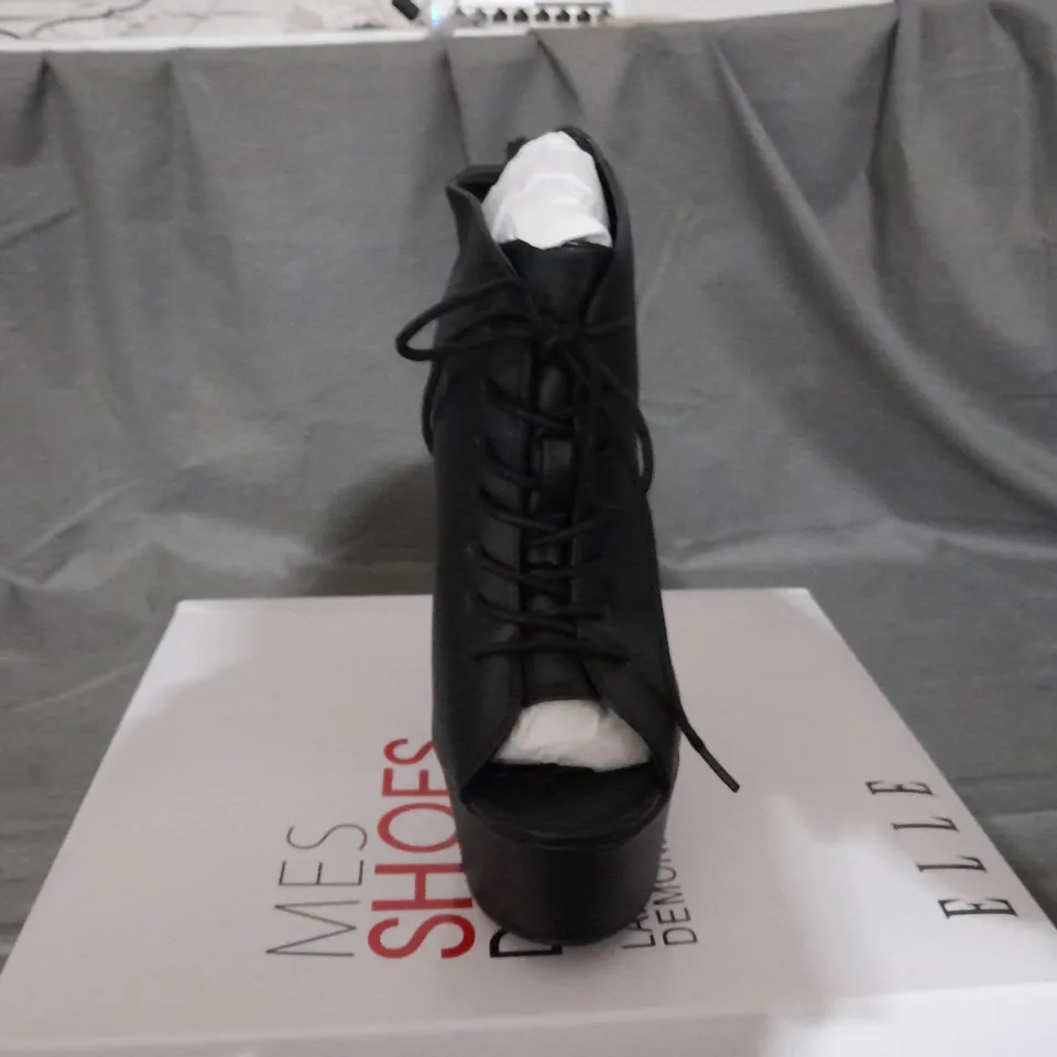APPROXIMATELY 10 BOXED PAIRS OF ELLE SIRE HEELED PLATFORM OPEN TOE BOOTS IN VARIOUS SIZES TO INCLUDE SIZE 7 