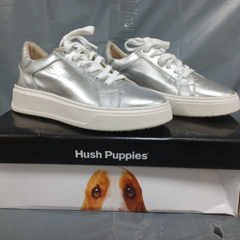 BOXED PAIR OF HUSH PUPPIES LEATHER TRAINERS IN SILVER SIZE 3
