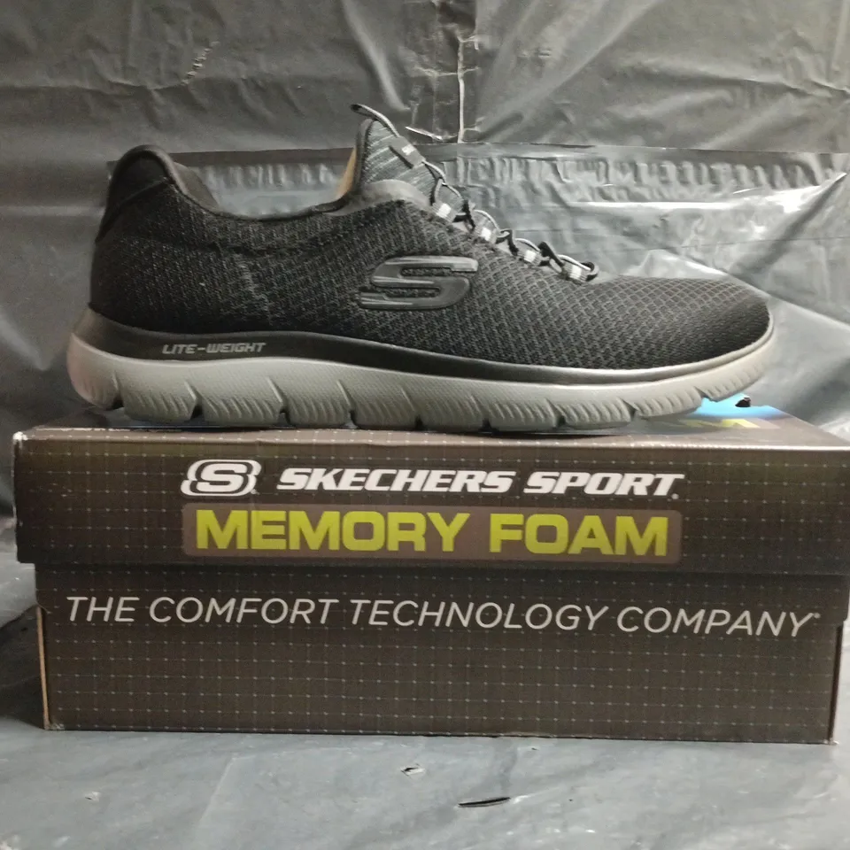 BOXED PAIR OF SKECHERS SHOES IN BLACK SIZE UK 9
