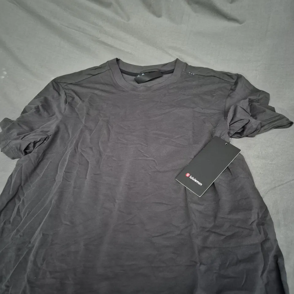 LULULEMON ZEROED IN SHORT SLEEVE T-SHIRT SIZE XL