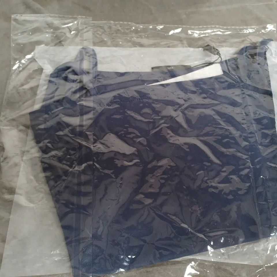 WHITE FOX SEASON 7 SINGLET TOP SIZE XXS 