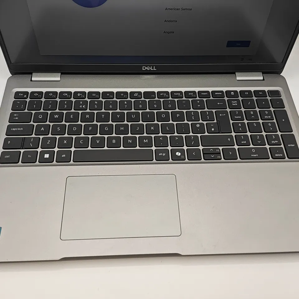 UNBOXED DELL LATITUDE 5550 INTEL VPRO 512GB LAPTOP IN SILVER - P127F