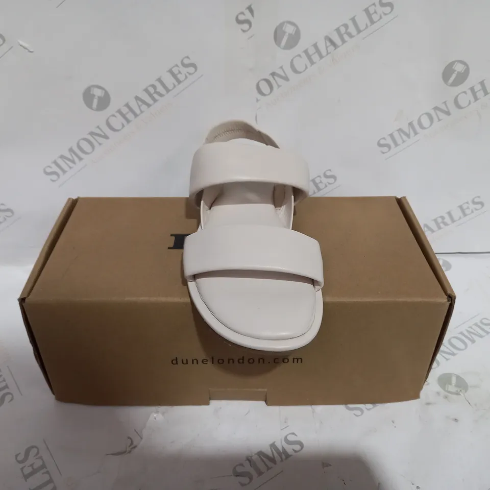 BOXED DUNE LEATHER CUSHION FLAT SANDALS SIZE 6