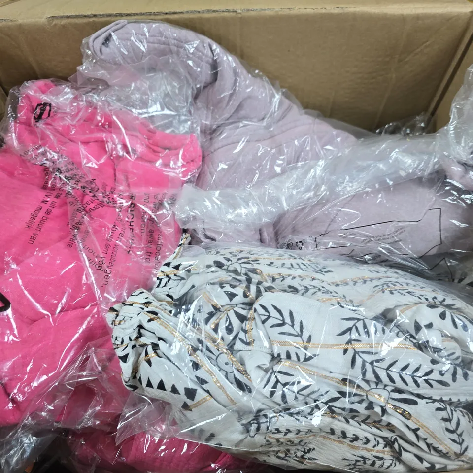 APPROXIMATELY 10 ASSORTED CLOTHING ITEMS IN VARIOUS SIZES, STYLES & COLOURS TO INCLUDE BRANDS SUCH AS REGATTA, WILD FLOWER, &MAISI, ETC
