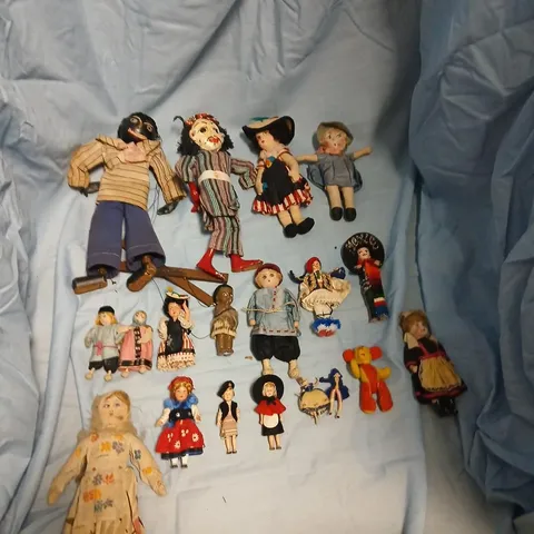 ASSORTED VINTAGE CLOTH DOLLS & PUPPETS – MIXED LOT (20+ PIECES)