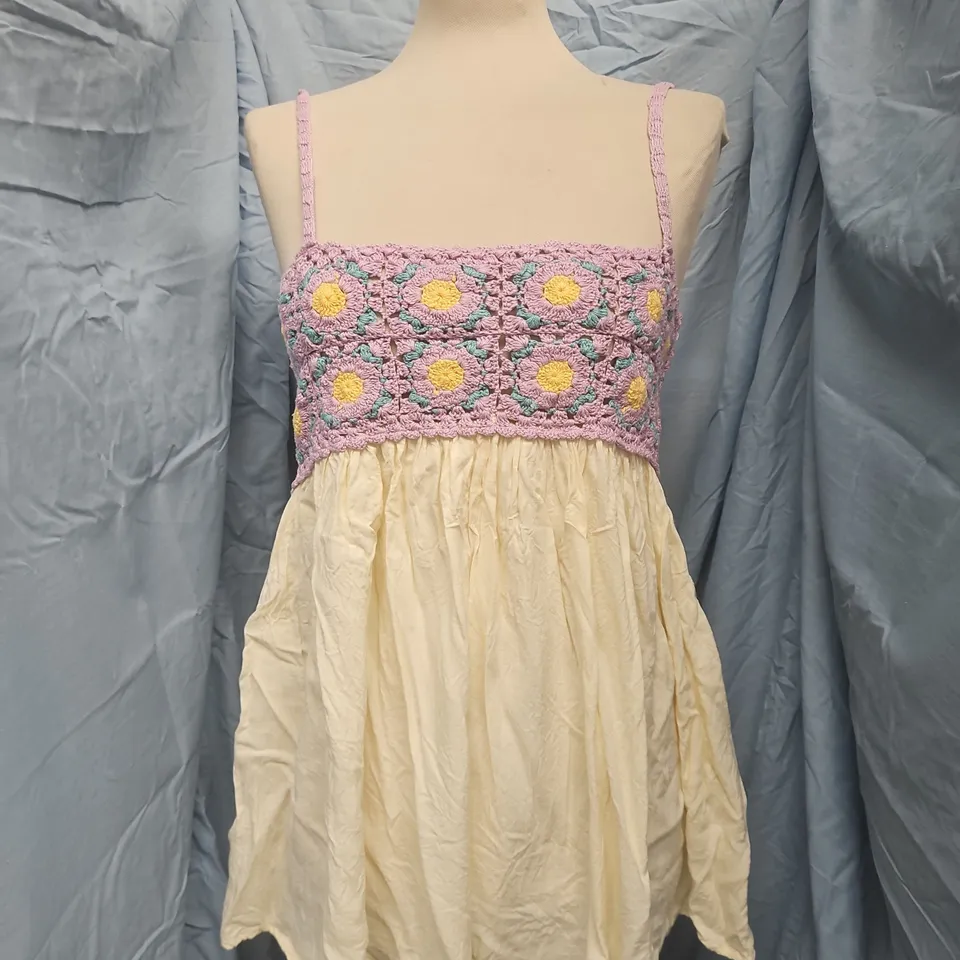 ASOS DESIGN CROCHETED FLORAL DRESS – PURPLE BODICE, CREAM SKIRT, UK 8