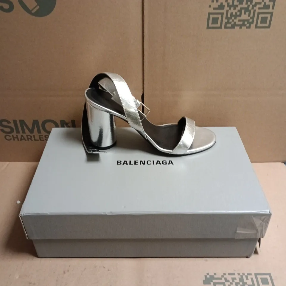BOXED PAIR OF BALENCIAGA ARGENT METALLIC SILVER LEATHER SANDALS - 4