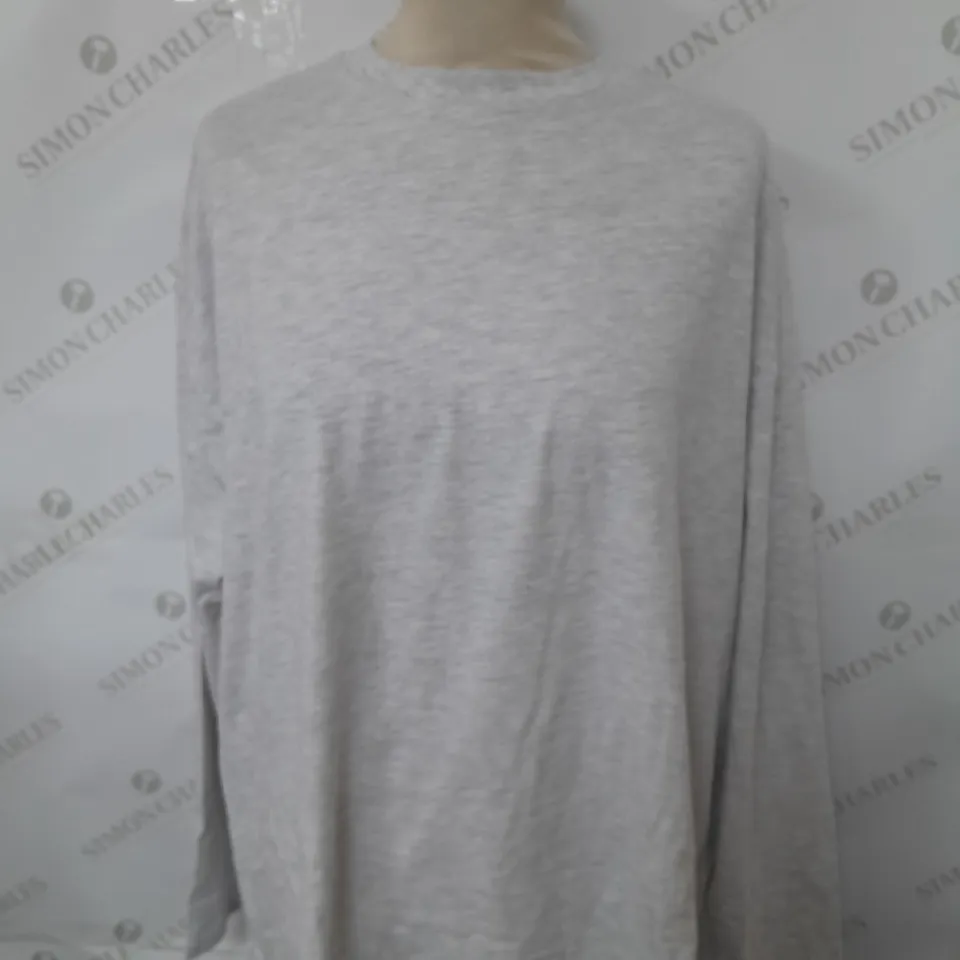 APPROXIMATELY 25 ASSORTED COTTON ON CLOTHING ITEMS TO INCLUDE HENLEY SLEEP TANK IN TROPICAL PEACH SIZE M, STRETCH STRAIGHT LEG JEAN SIZE 38EU, SWEATSHIRT SIZE L | G
