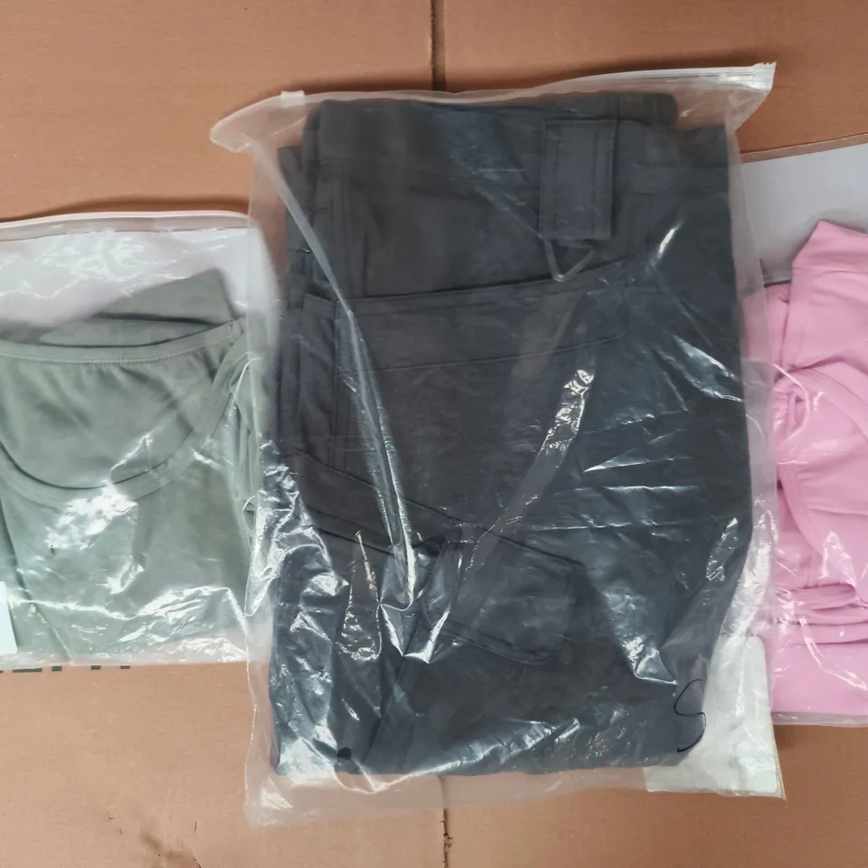 APPROXIMATELY 20 ASSORTED CLOTHING AND FASHION PRODUCTS IN VARIOUS STYLES AND SIZES - COLLECTION ONLY
