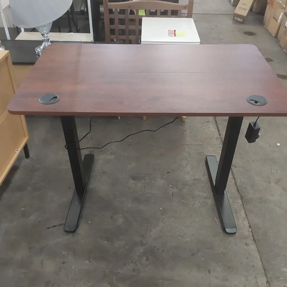 DESIGNER ELECTRIC HEIGHT ADJUSTABLE DESK