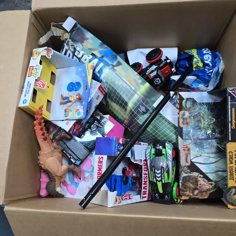 BOX OF APPROXIMATELY 10 ASSORTED TOYS INCLUDING BATMAN MODEL PAINT SET , TRANSFORMER AND GALAXY PULSE TOY CAR
