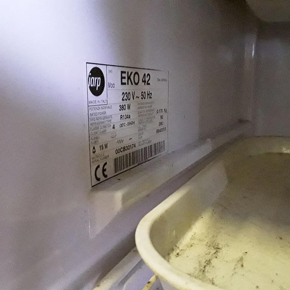 IARP EKO 42 COMMERCIAL GLASS DOOR VERTICAL FRIDGE 