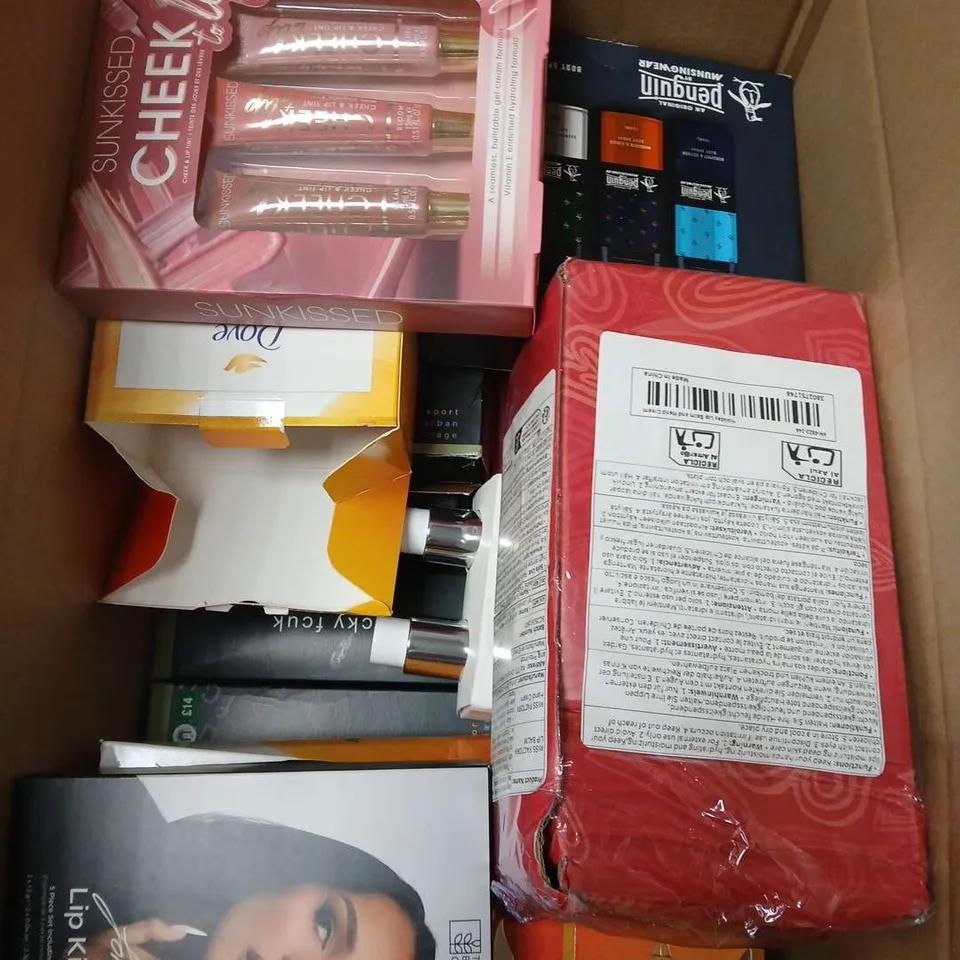 APPROXIMATELY 10 ASSORTED BEAUTY GIFT SETS TO INCLUDE DOVE, SUNKISSED, PENGUIN ETC 