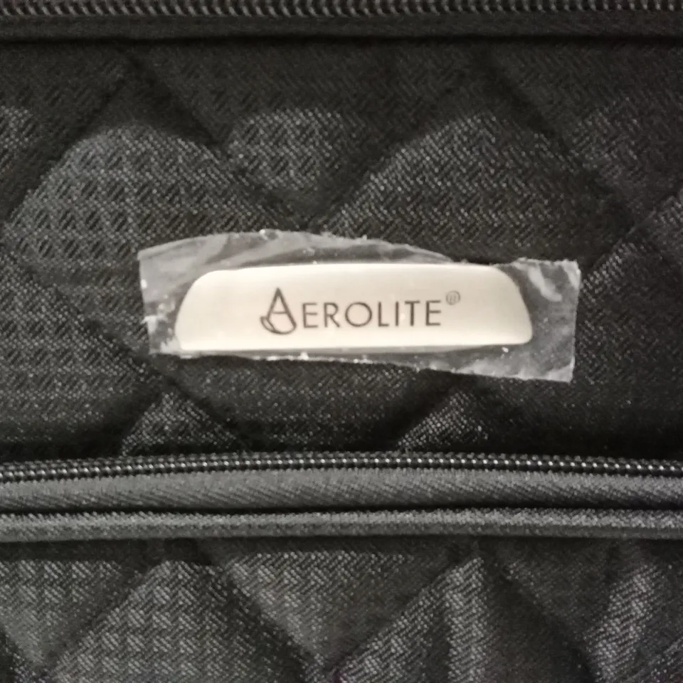 AEROLITE QUILTED BLACK TRAVEL LUGGAGE / CARRY-ON CASE