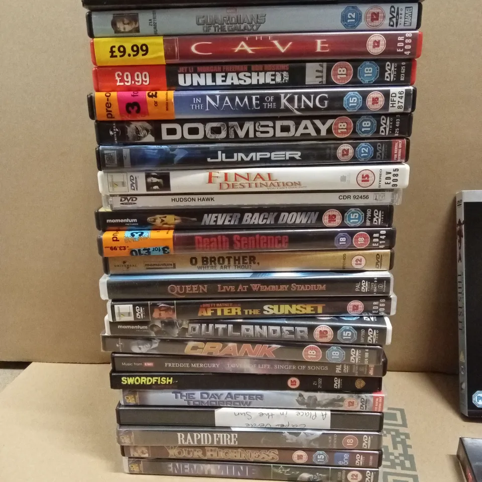 BOX TO CONTAIN A LARGE QUANTITY OF FILMS AND DVDs
