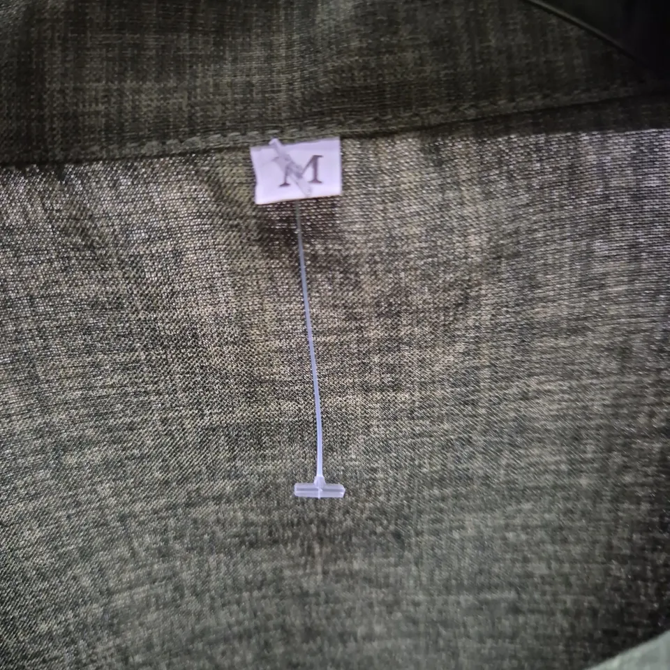 OLIVE GREEN MEN'S COLLARED SHIRT – SIZE M