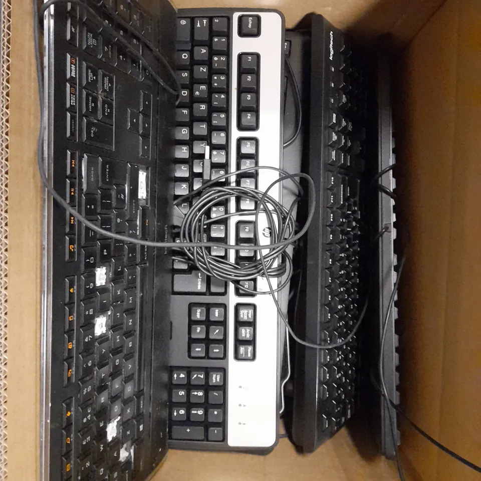 BOX OF APPROXIMATELY 15 ASSORTED KEYBOARDS OF VARYING MODELS TO CONTAIN LOGITECH, HP ETC