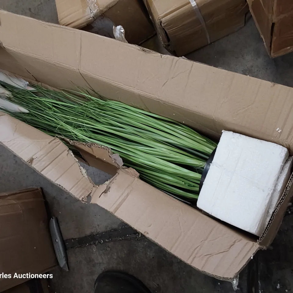 FOUR BOXED LED PAMPASS GRASS ARTIFICIAL PLANTS