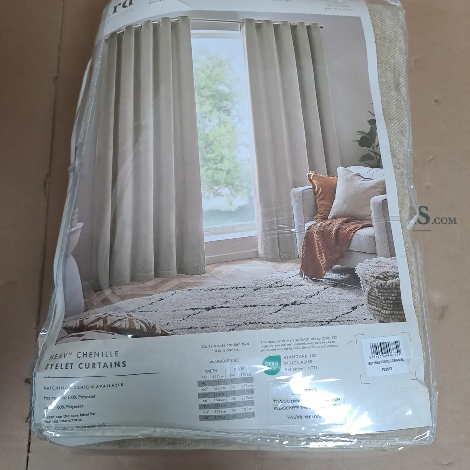 HEAVY CHENILLE EYELET CURTAINS - W 46" / D 72"