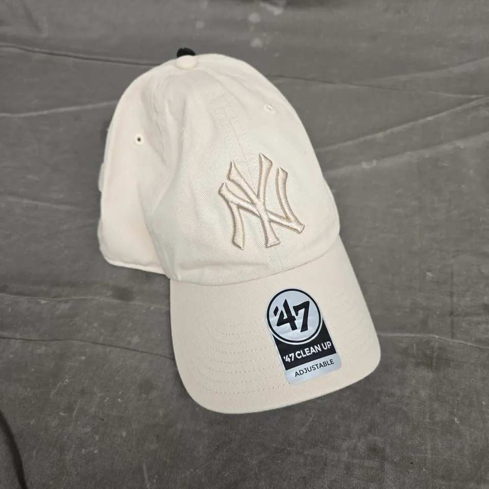 BEIGE BASEBALL CAP WITH EMBROIDERED NY LOGO – ADJUSTABLE