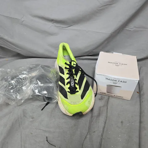 APPROXIMATELY 10 ASSORTED FAULTY/DAMAGED HOUSEHOLD PRODUCTS TO INCLUDE HEADPHONES, TRAINERS, COOKWARE ETC 