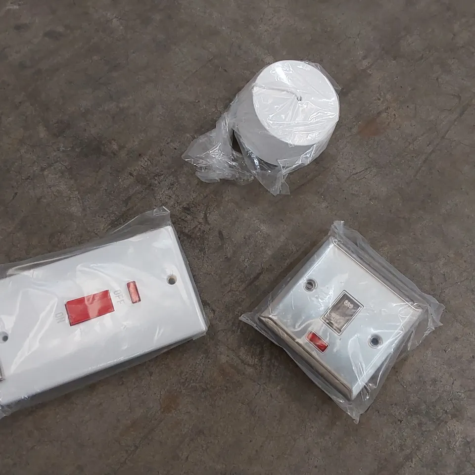 PALLET OF APPROXIMATELY 4257 ASSORTED ELECTRICAL ITEMS/COMPONENTS TO INCLUDE: