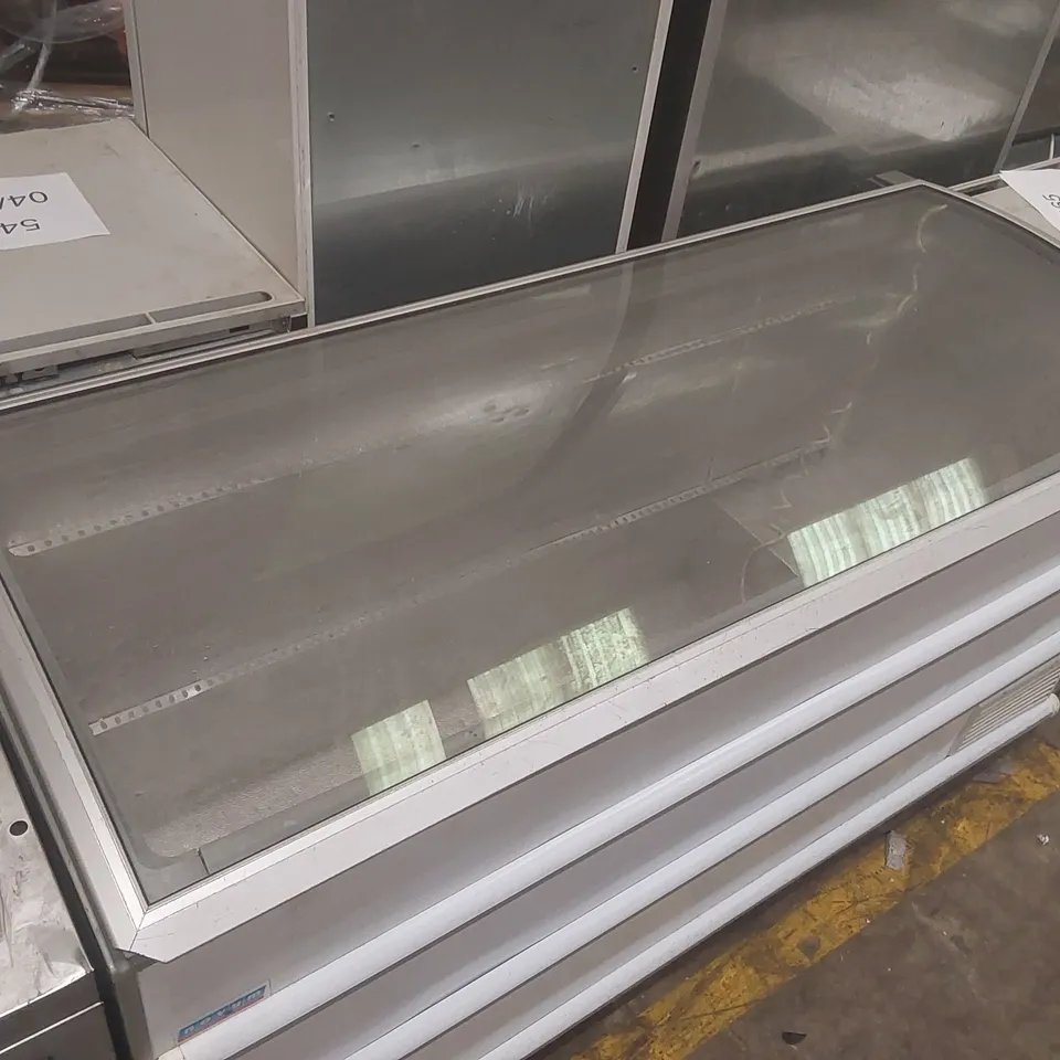 NOVUM COMMERCIAL DISPLAY FREEZER