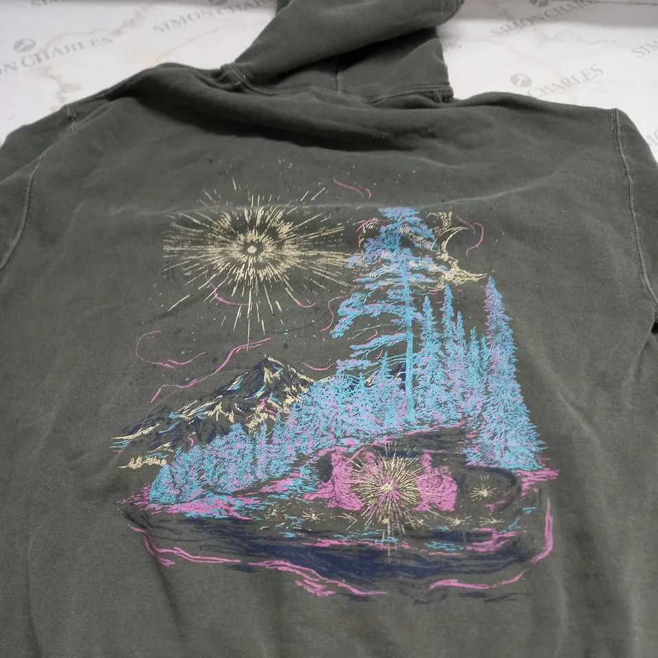 URBAN OUTFITTERS HOODIE SIZE S/M