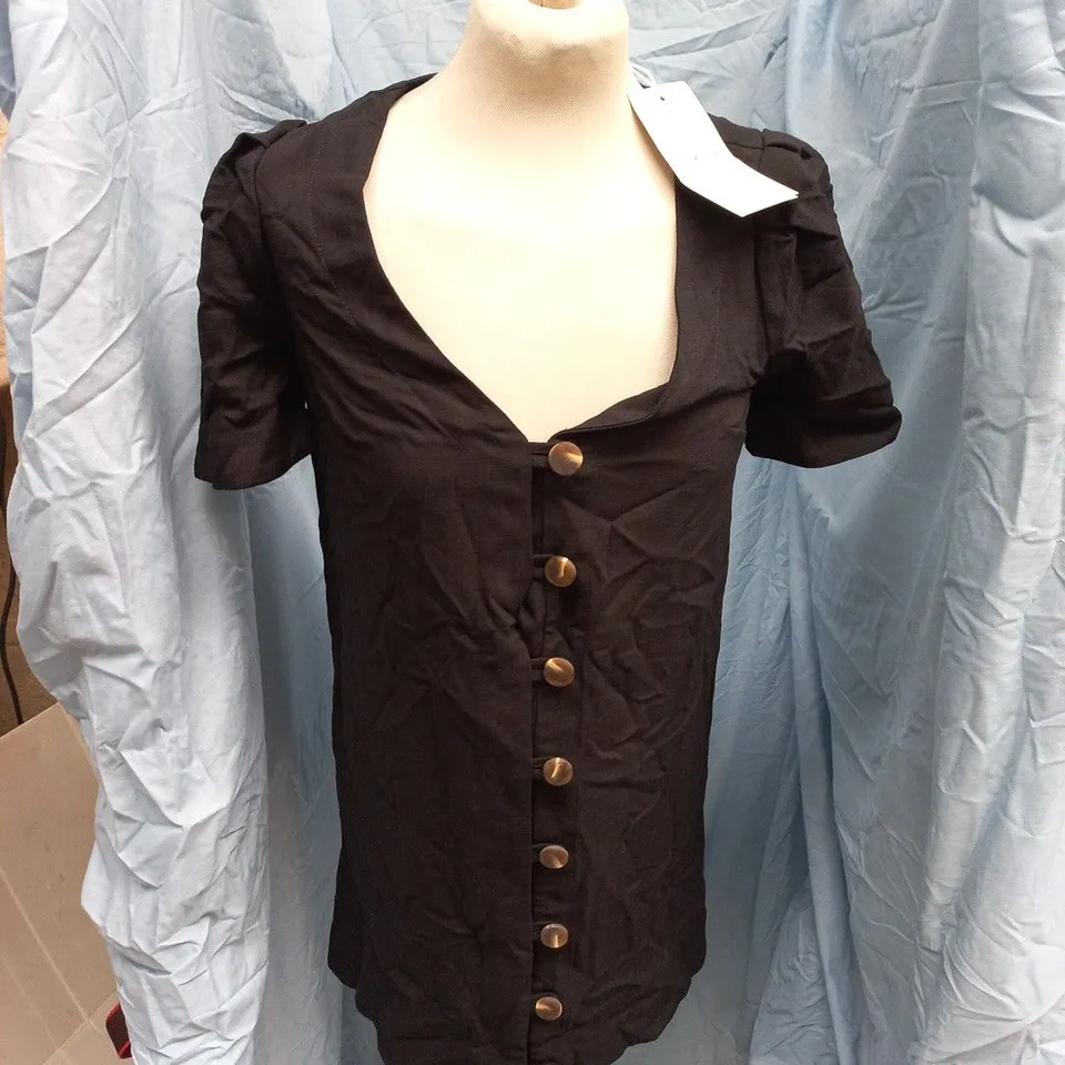 SÉZANE BLACK PUFF-SLEEVE TOP WITH FRONT BUTTON PLACKET – UK 6 (EU 34)
