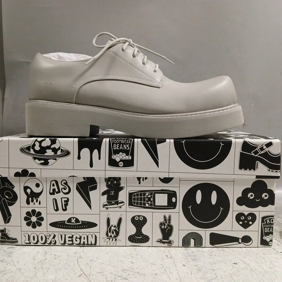 BOXED PAIR OF KOI 400% OVERSIZED MEN'S DERBY SHOES IN GREY SIZE UK 9