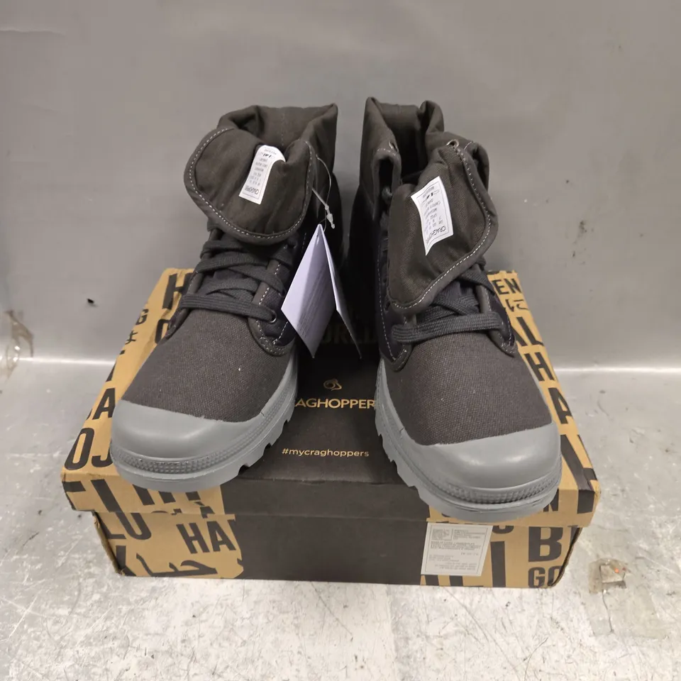 BOXED PAIR OF CRAGHOPPERS MESA HI BOOTS - 7