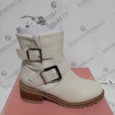 BOXED MODA IN PELLE CORNELIA CREAM LEATHER - UK SIZE 6