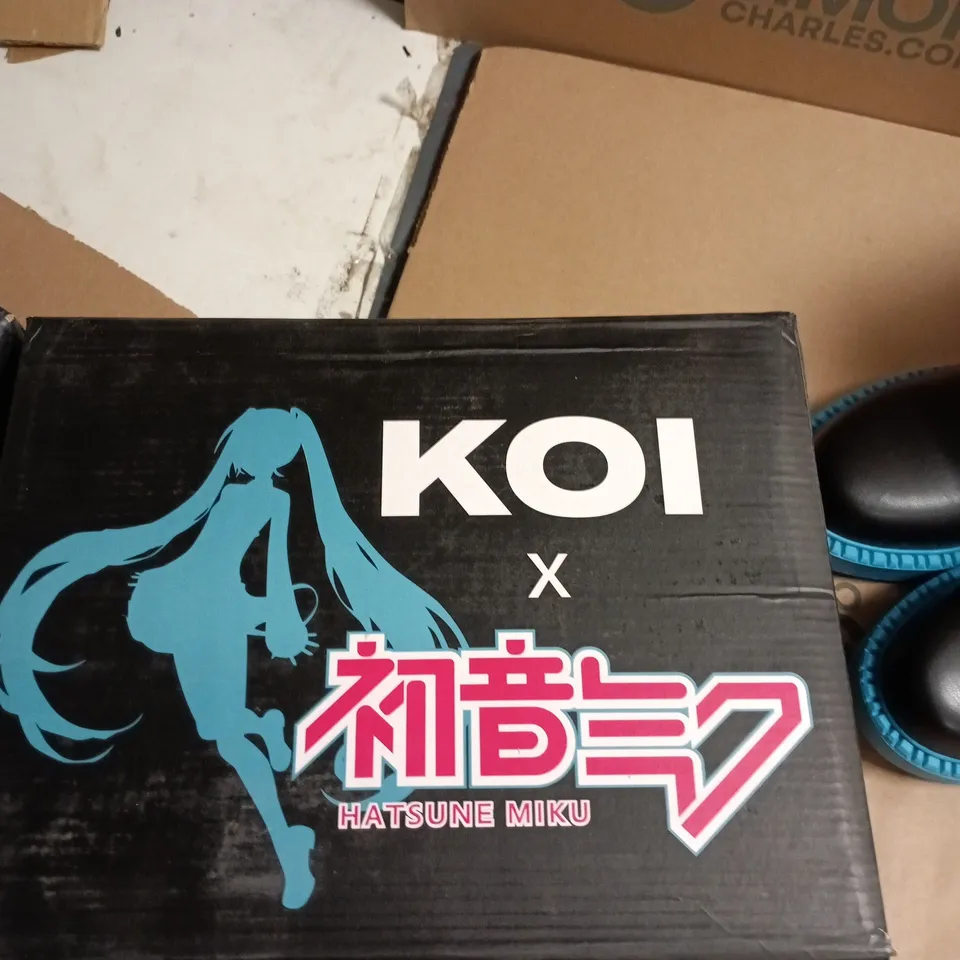 KOI X HATSUNE MIKU BOOTS – BLACK/BLUE, UK 3 (US5), STYLE SWA-111