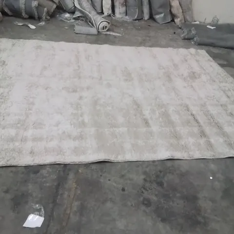 QUALITY DESIGNER AREA RUG - APPROXIMATELY 320X240CM