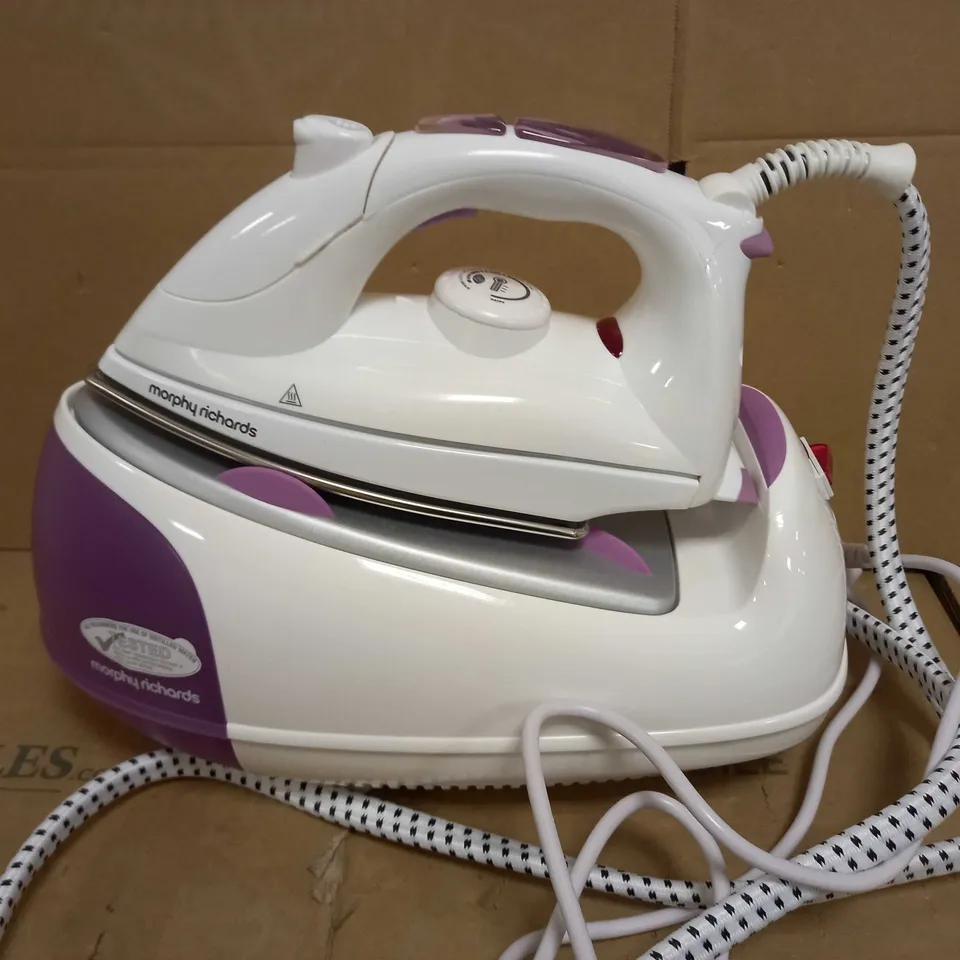 MORPHY RICHARDS JET STEAM GENERATOR IRON PINK/WHITE