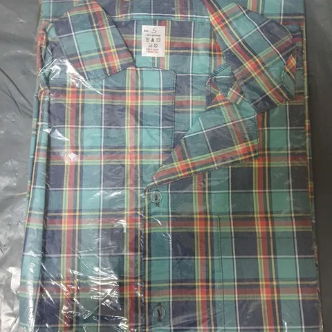 APPROXIMATELY 90 MENS CHECKED NIGHTSHIRTS - SMALL - COLLECTION ONLY