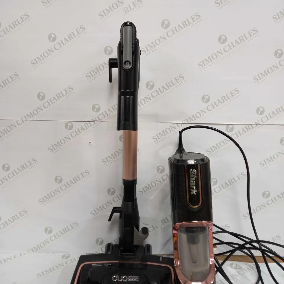 SHARK CORDED STICK VACUUM HZ500UKT