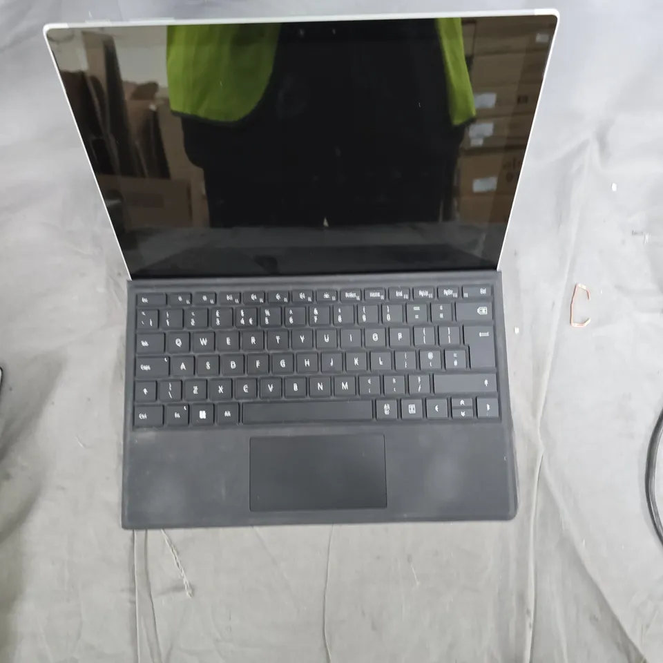 MICROSOFT SURFACE PRO 5 12.3IN TABLET WITH KEYBOARD – I5-7300U, 8GB RAM, 256GB SSD 