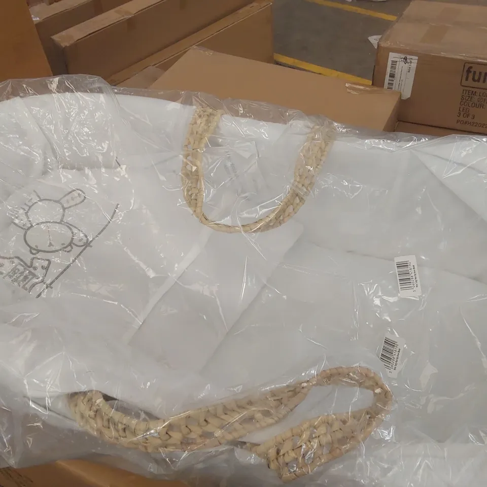 BAGGED MOSES BASKET WITH BEDDING WITH MATTRESS