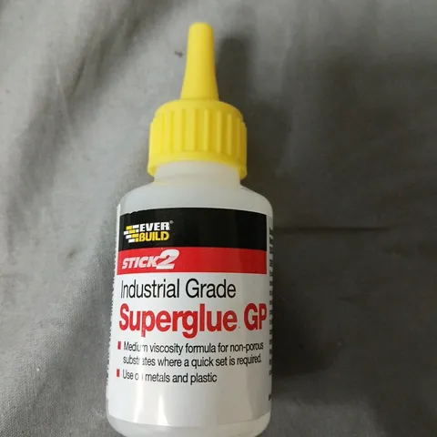 BOX OF APPROXIMATELY 10 EVERBUILD STICK2 INDUSTRIAL GRADE SUPERGLUE GP BOTTLES – SET OF SMALL DROPPER BOTTLES