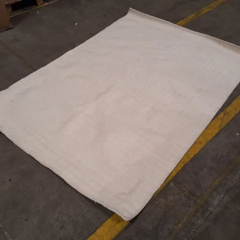 WHITE RECTANGULAR AREA RUG APPROXIMATELY 160×230CM
